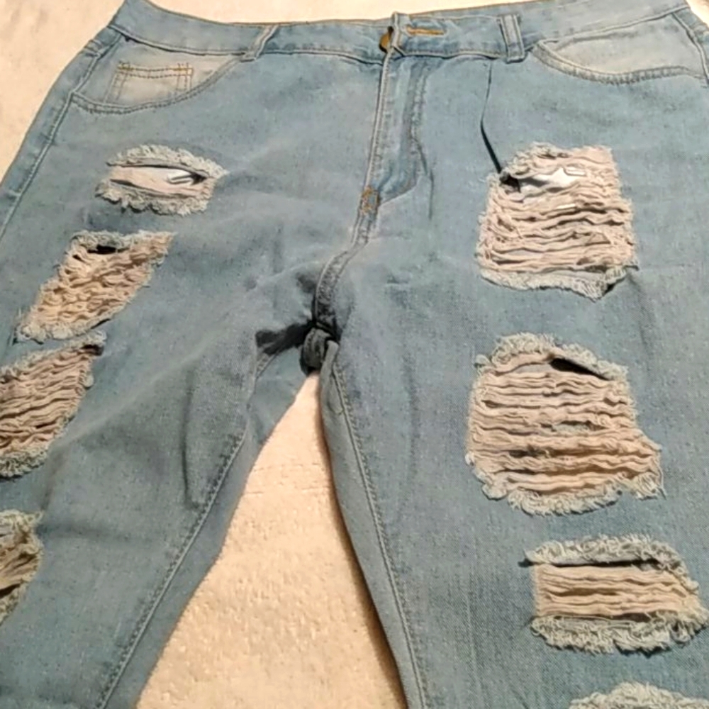V.I.P. Ripped Jeans